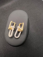 Load image into Gallery viewer, 18K Clip Link  Earrings with stone
