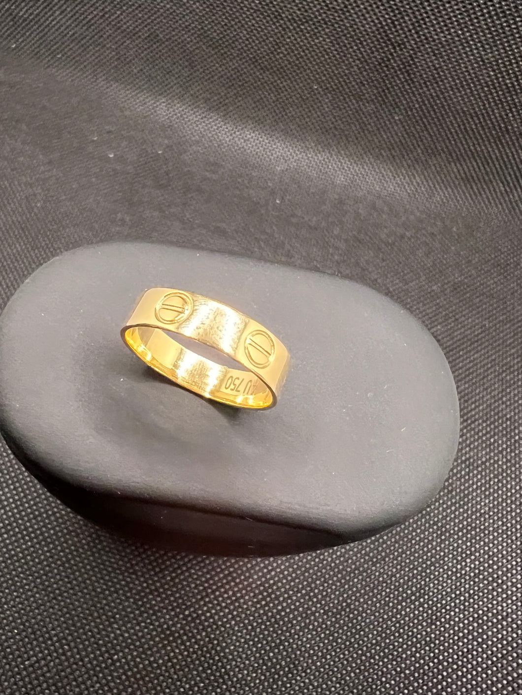 18K Yellow Gold Ring (Love)