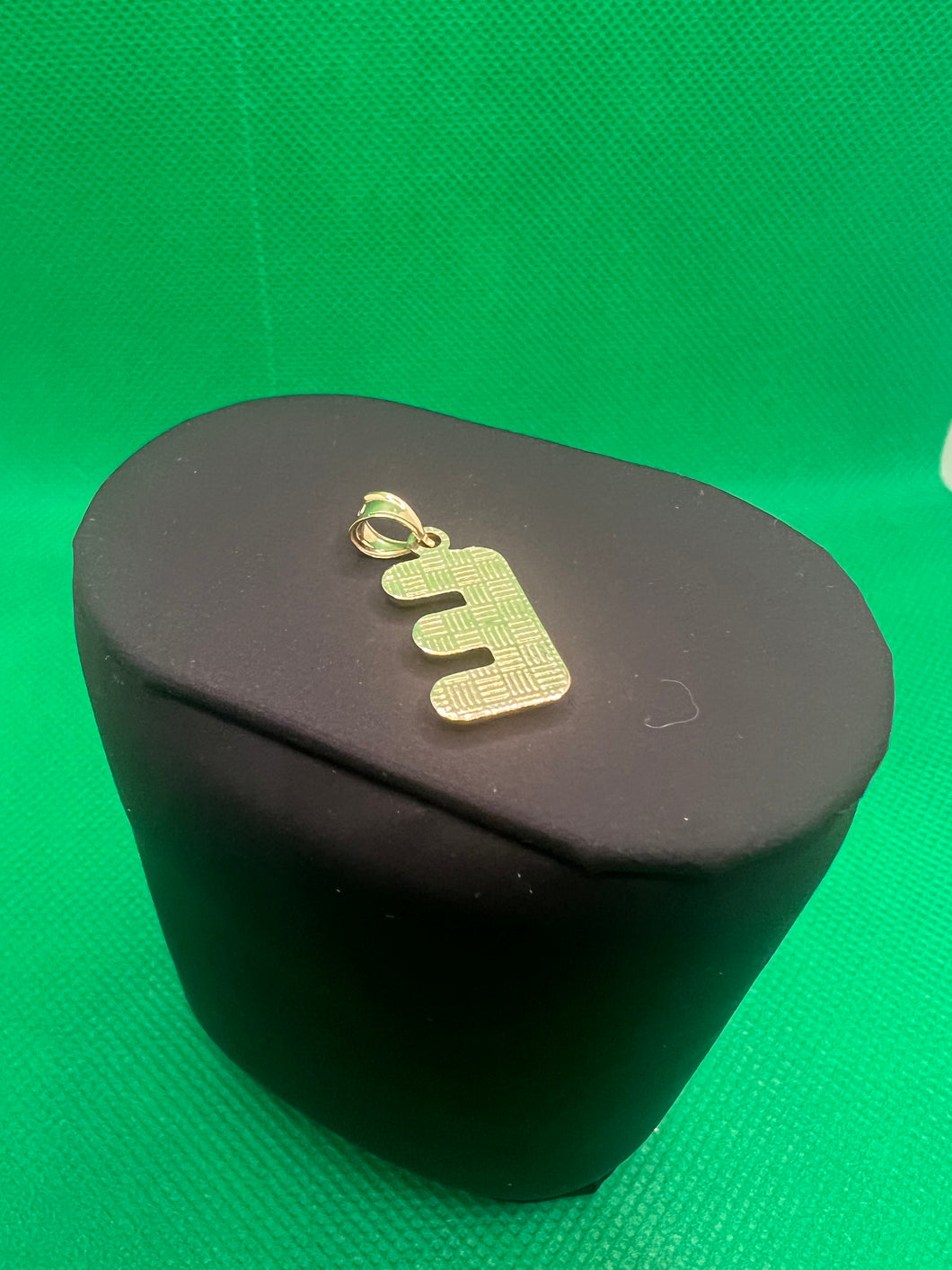 18K Alphabet Letter “E”