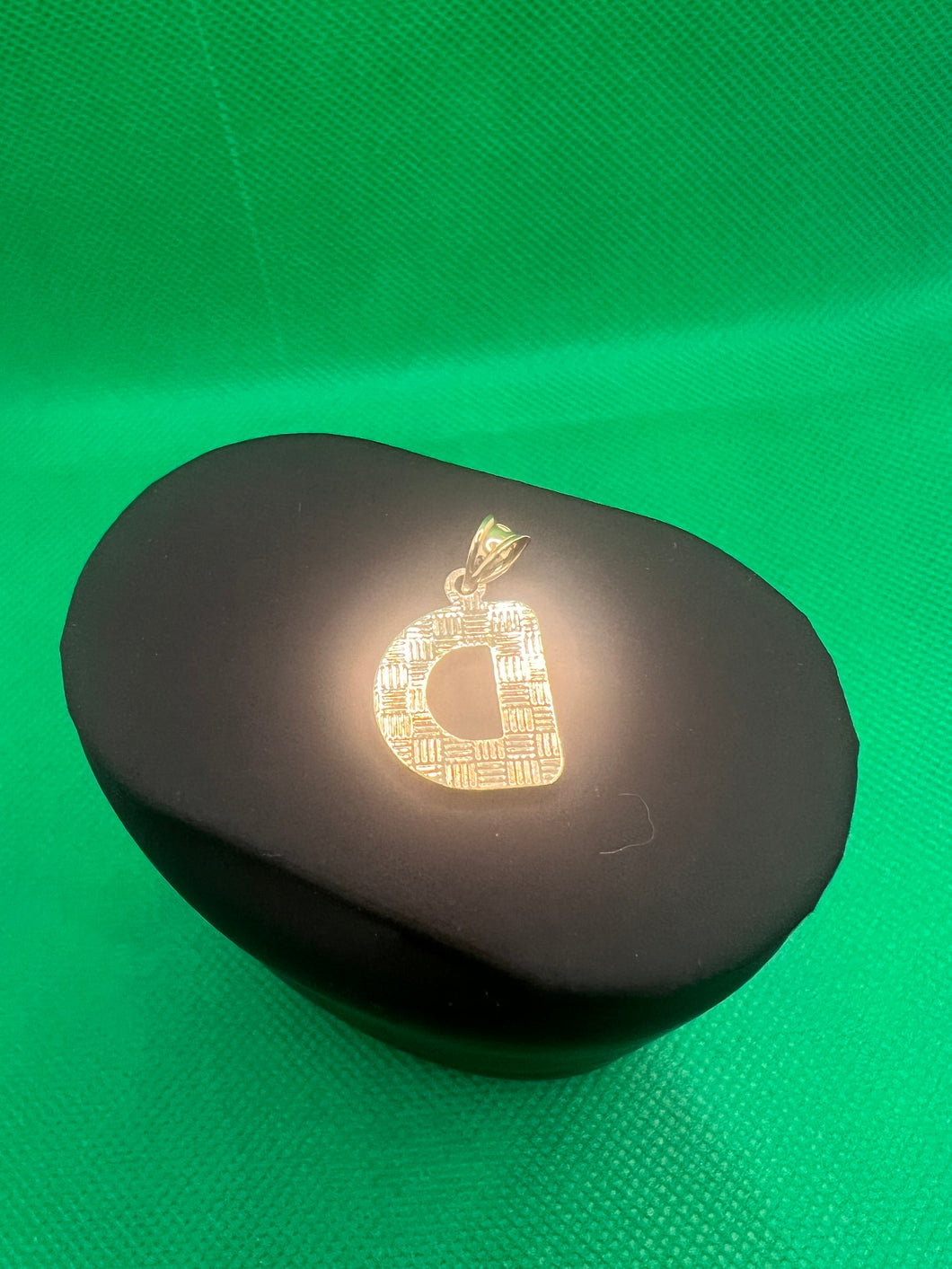 18K Alphabet Letter “D”