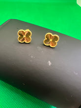 Load image into Gallery viewer, 21K Flower Clover Earrings
