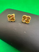 Load image into Gallery viewer, 21K Flower Clover Earrings
