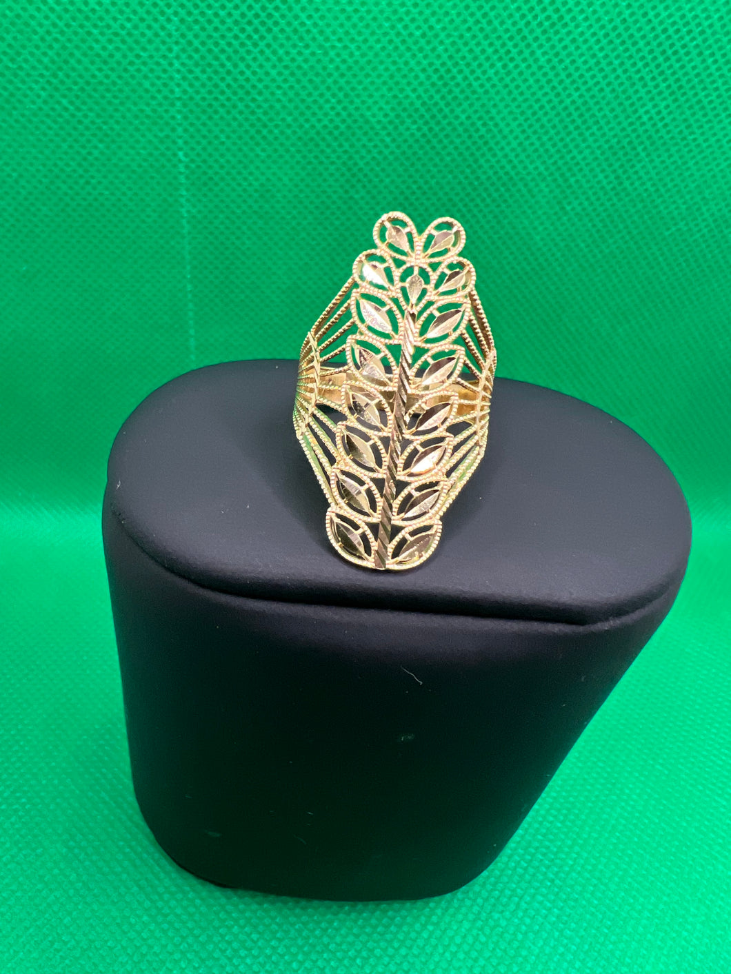 18K  Ring Large Flower “8”