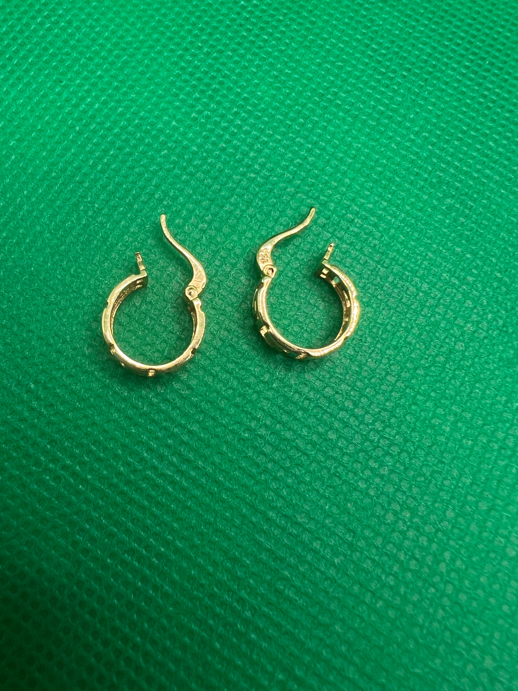 18K Mini loop Earrings Embossed