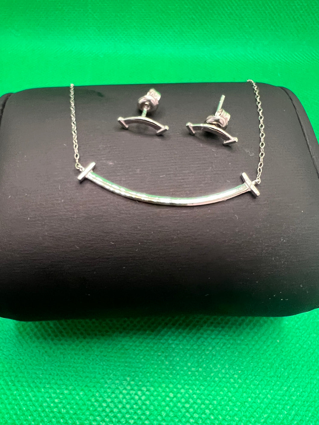 18K White Gold Smiley Set