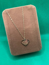 Load image into Gallery viewer, 18K Heart TNecklace

