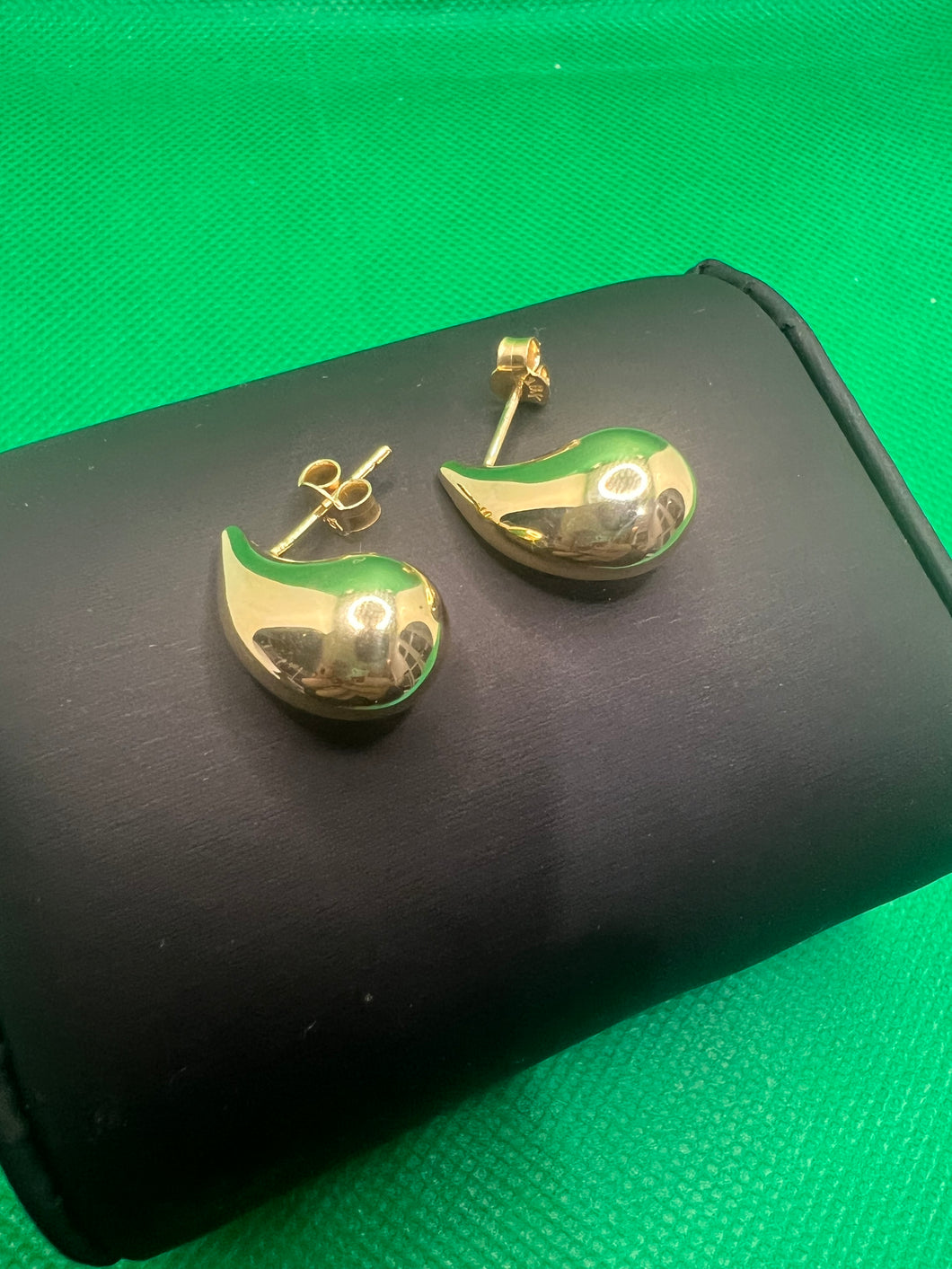 18K Tear Drop Earrings “12mm”