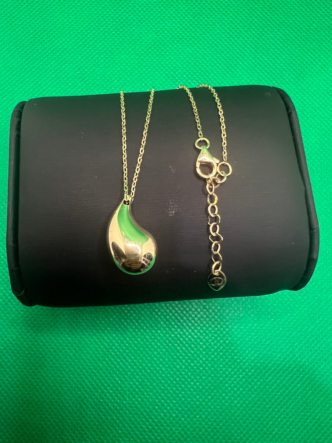 18k Teardrop Necklace “18”