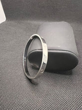 Load image into Gallery viewer, 18K White Gold Bangle
